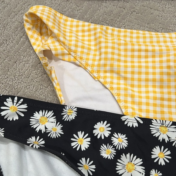 Women’s bikini swimsuit - Picture 3 of 9